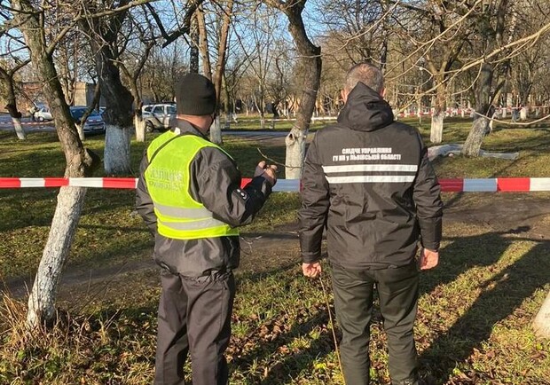 У Бродах на Львівщині 30-річний чоловік загинув від вибуху петарди. Фото поліції