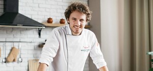 Тірамісу з лавандою і смажений бузок: Євген Клопотенко кличе львів'ян на симфонічну вечерю