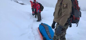 Ампутують пальці: медики розповіли про стан 25-річного львів’янина, який заблукав у горах