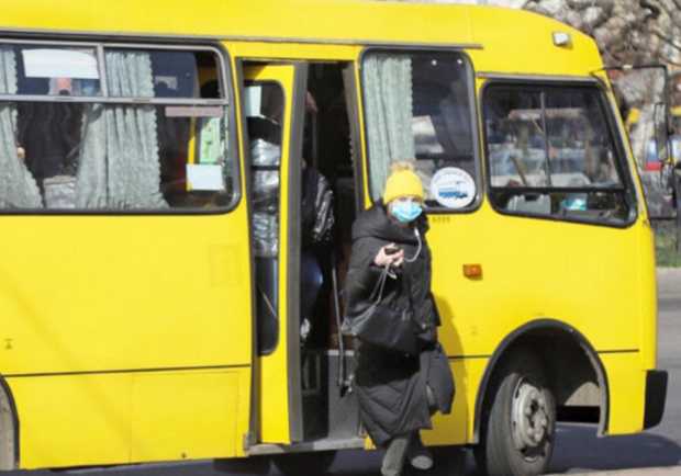Набрав стоячих: у Бориславі водія маршрутки оштрафували на 17 тисяч гривень. Фото: konkurent.ua