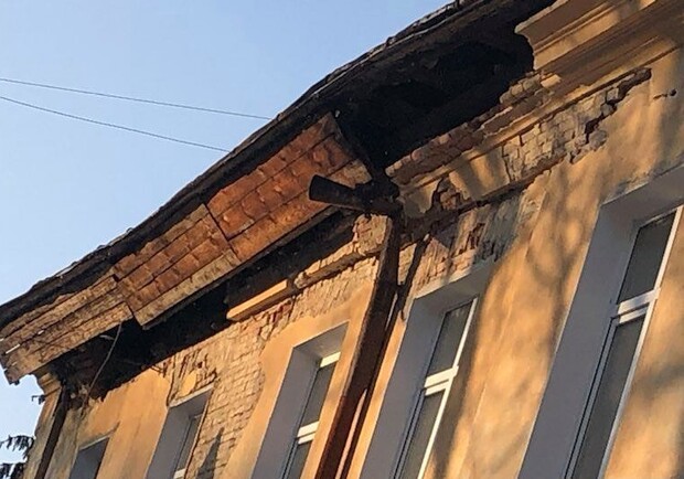 Їде дах: чиновники прокоментували неприємний інцидент у львівській школі. Фото: Львівська міськрада. 