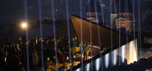 Повеселився: киянин розтрощив скляну огорожу Меморіалу Небесної Сотні у Львові