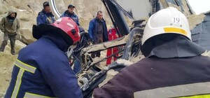 Засипало піском: внаслідок обвалу у кар’єрі загинув водій екскаватора