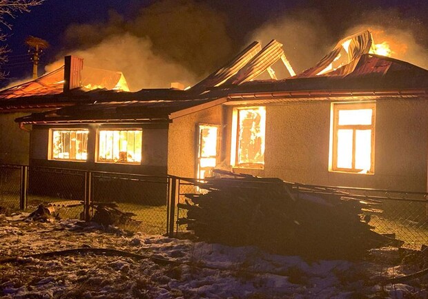 У Дрогобичі чоловік посварився з дружиною і спалив будинок. Фото: exo.in.ua (умовне)