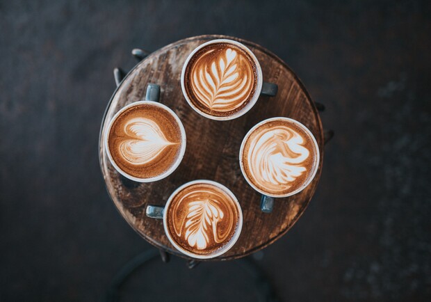 Як це працює: Львів впроваджує послугу заставних багаторазових горняток для кави із собою. Фото: unsplash.com.