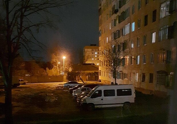 У Львові з вікна багатоповерхівки випав чоловік. Фото: Варта1
