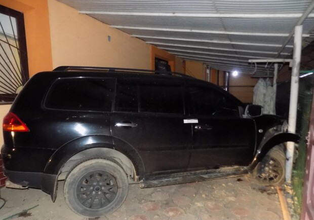 На Самбірщині п’яний чоловік потрапив у ДТП на краденому авто. Фото поліції