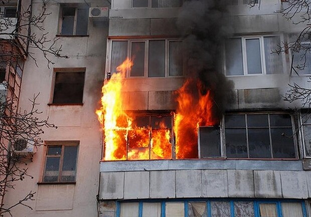 Двоє львів’ян підпалили балкон багатоповерхівки на Виговського. Фото: kriminalukraine.com.ua (умовне)