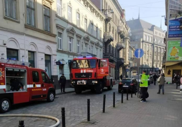 З готелю в центрі Львова евакуювали десятьох людей. Фото: Твоє місто
