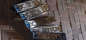 Перевір свої: патрульні затримали 16-річного львів'янина з колекцією автомобільних номерів