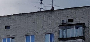 Полоскотав нерви всім: молодий чоловік влаштував променад на даху львівської багатоповерхівки