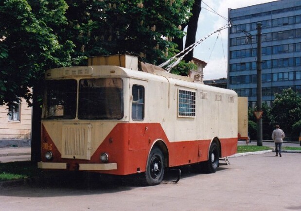 У мережу виклали фото тролейбусів на львівських вулицях у різні роки. Фото: Старі фотографії Львова