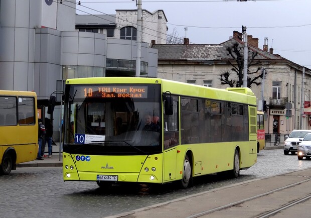 Львівський автобус №10 знову курсуватиме у вихідні. Фото: АТП1