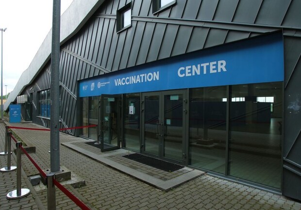 У центр вакцинації на «Арені Львів» курсуватиме безкоштовний автобус. Фото: Максим Козицький