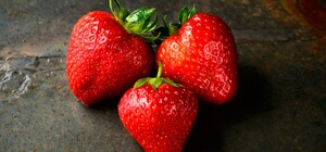 Сезон ягід: скільки коштують полуниці у Львові