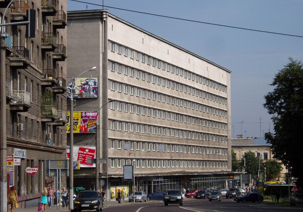 Недобрий ранок: у Львові погрожують підірвати готель. Фото: Вікіпедія