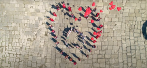 Відео дня: львівські медики взяли участь у танцювальному флешмобі 