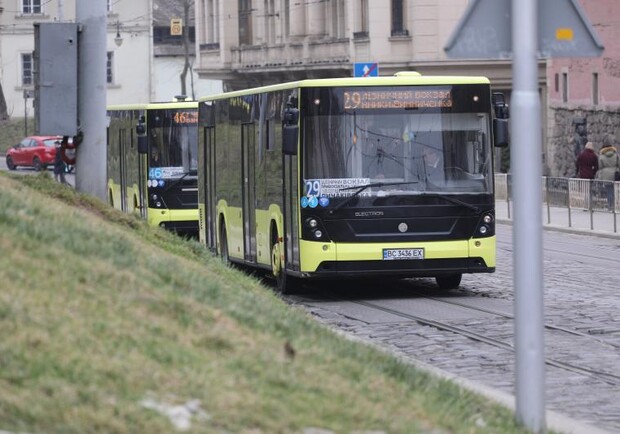 Через півмарафон у Львові не курсує частина громадського транспорту. Фото: Львівська міська рада