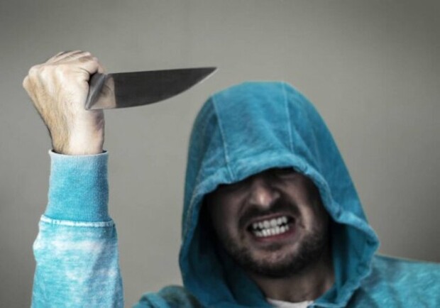 На Левандівці іноземець погрожував ножем стоматологам. Фото: depositphotos.com (умовне)