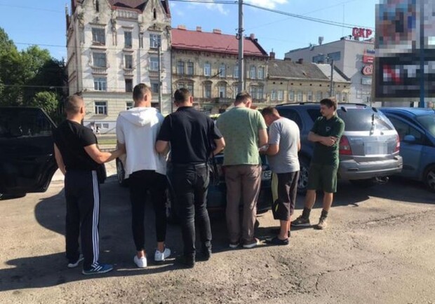 У Львові затримали хлопця, який напав на таксиста в Наварії. Фото: поліція Львівщини