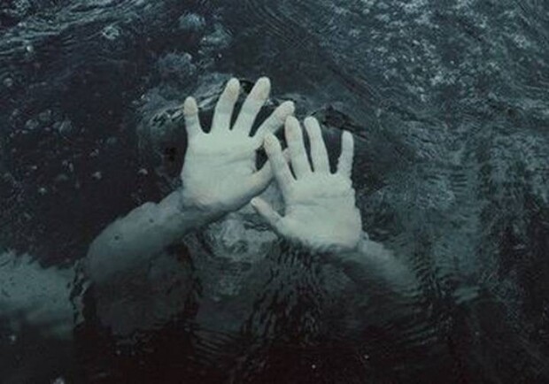 В озері у Золочеві втопилась 22-річна дівчина. Фото: aspi.com.ua (умовне)