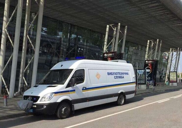 У львівському аеропорту проводять евакуацію всіх працівників та пасажирів. Фото аеропорту