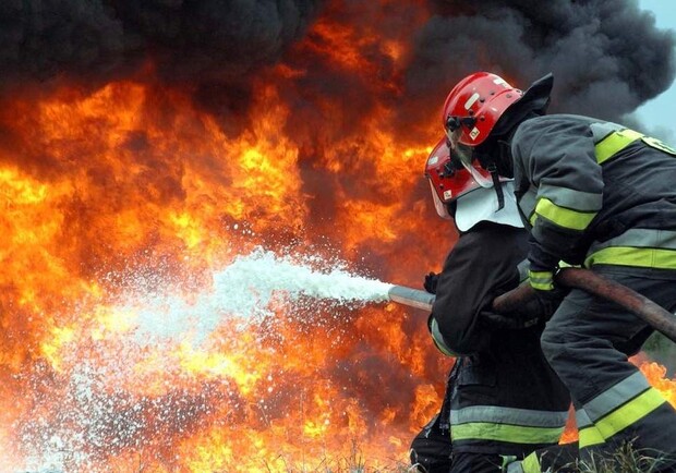 Пожежа на підприємстві у Львові: у мережу виклали відео. Фото: Канал 24.