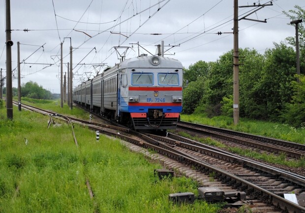 У Золочеві 23-річний хлопець випав з потяга. Фото: cynicallviv.com.ua (умовне)