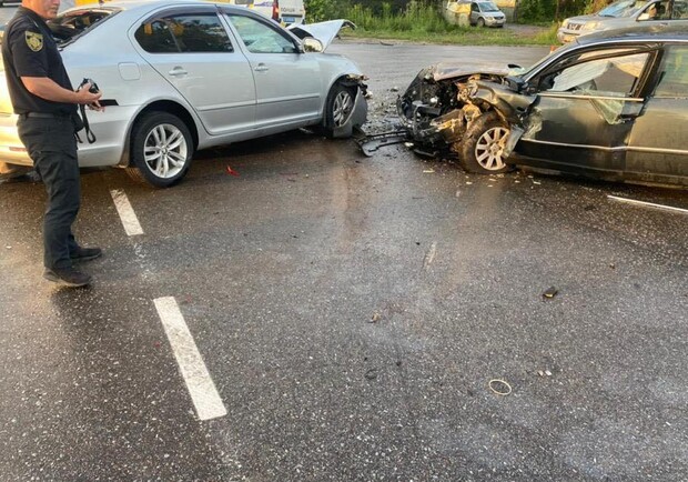 П'ятеро – у лікарні: у Яворові зіткнулися три автомобілі. Фото: поліція Львівщини.