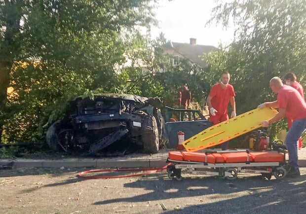 На Львівщині сталась ДТП, у якій постраждав пасажир. Фото: Варта1