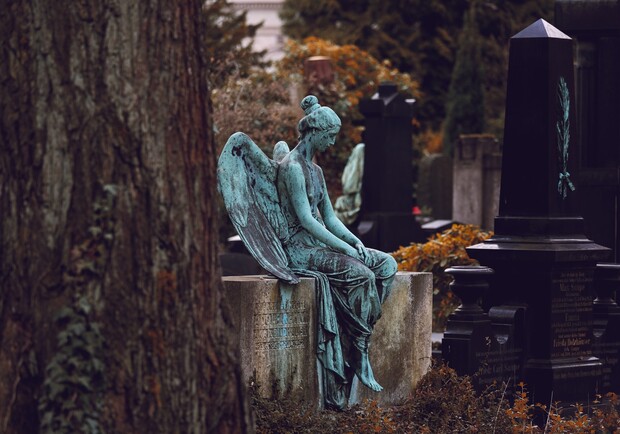 Безкоштовно: львів'ян запрошують на екскурсію скульптурами Личаківського цвинтаря. Фото: unsplash.com 