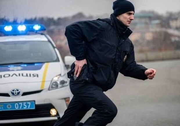 Львівські поліцейські просять містян зберігати спокій. Фото: патрульна поліція (умовне)
