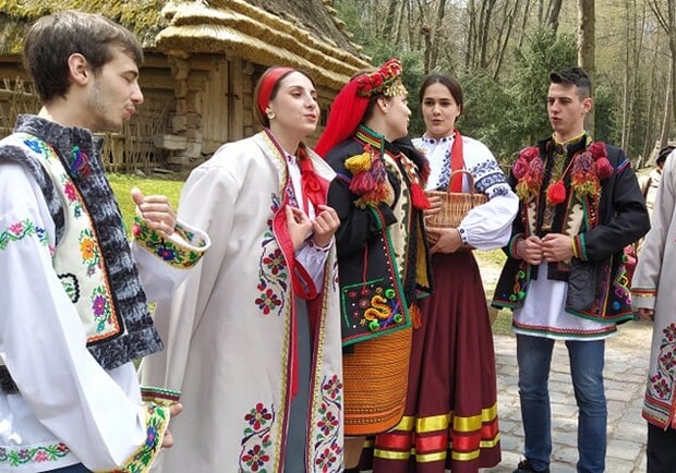 ДЕНЬ НЕЗАЛЕЖНОСТІ У ШЕВЧЕНКІВСЬКОМУ ГАЮ - фото