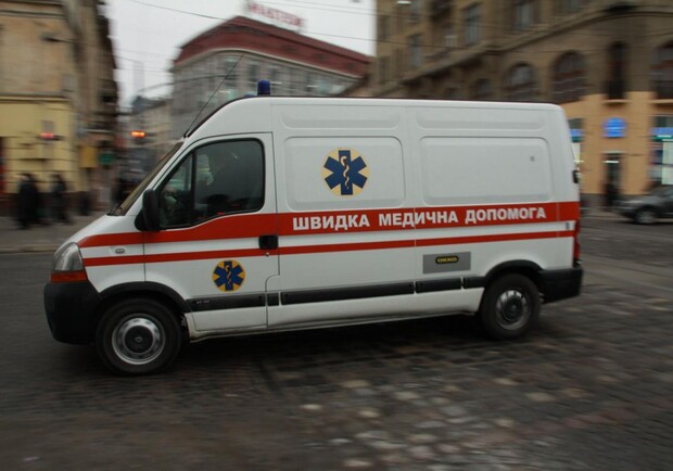 В центрі Львова на жінку впав невідомий предмет. Фото: prolviv.com (ілюстративне)