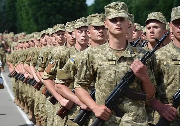 Осінній призов 2021: коли розпочнеться, кого призвуть, ігнорування повістки. Фото: transkarpatia.net (ілюстративне)вн
