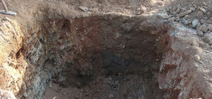 Дивись під ноги: у Львові чоловік впав у двометрову траншею