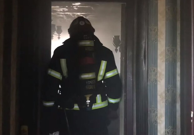 У Львові під час пожежі у квартирі загинув чоловік. Фото: скріншот з відео