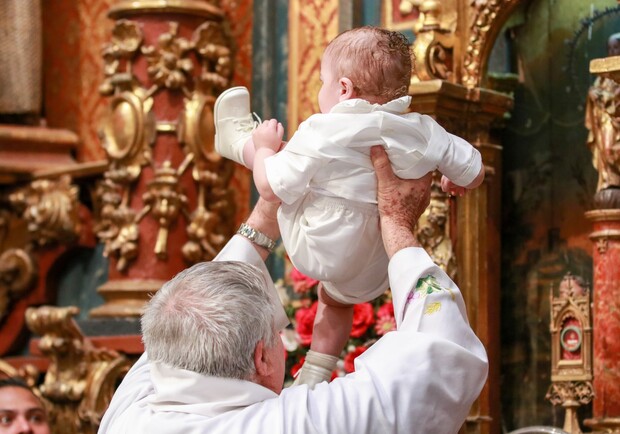 Хочеш дитину – молись: до Львова привезуть ікону з мощами святого Герарда. Фото: unsplash.com