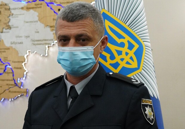 Знай наших: львівський поліцейський Володимир Стадник виніс із пожежі двох людей. 