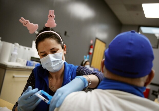 За добу на Львівщині вакцинувалася рекордна кількість мешканців. Фото ілюстративне: bostonglobe.com