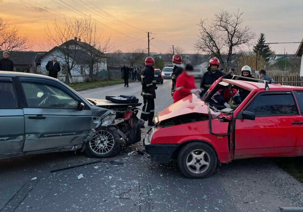 У ДТП на Львівщині постраждало троє людей. Фото: lv.dsns.gov.ua