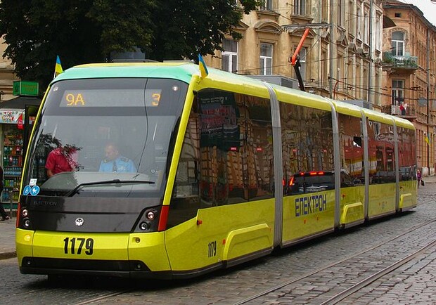 У грудні Львів отримає перші три п’ятисекційні трамваї «Електрон». Фото: wikimedia.org/Buka