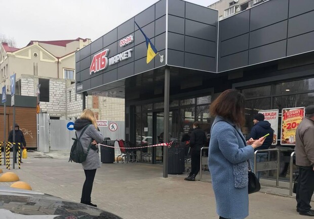 В одному з львівських супермаркетів померла людина. Фото: Варта1