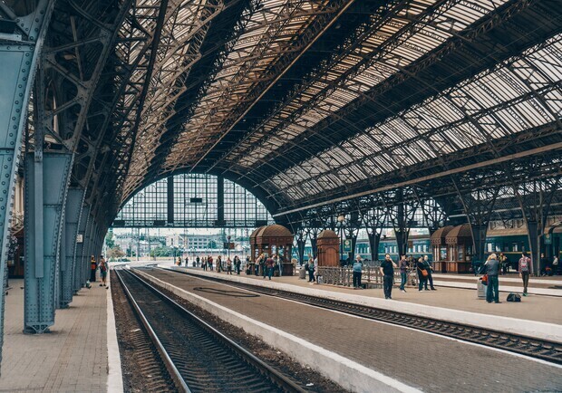 Через ДТП на залізниці затримуються потяги до Львова 