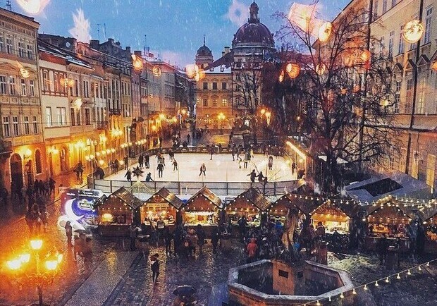 На площі Ринок у Львові відкриють ковзанку 