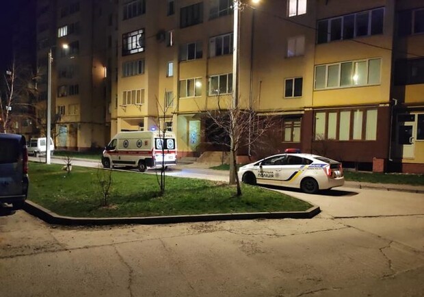 У під'їзді одного з будинків на Левандівці «підрізали» 32-річного львів'янина 