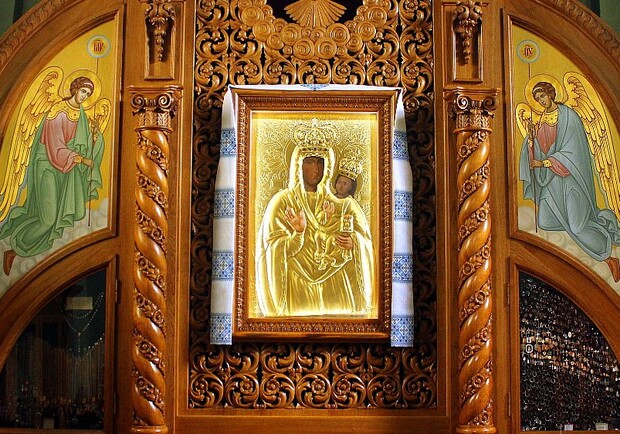 У львівському храмі Введення виставили унікальну ікону Матері Божої із Зарваниці 