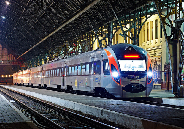 Зі Львова курсуватиме два додаткові поїзди до польського міста Перемишль 