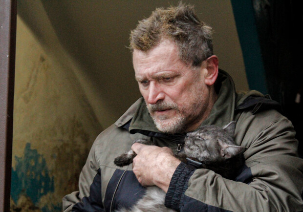 Львів'янин врятував з палаючого будинку кота 