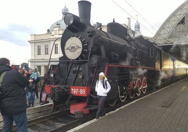 8 та 9 січня зі Львова у Брюховичі курсуватиме ретро-потяг (графік і ціна) 